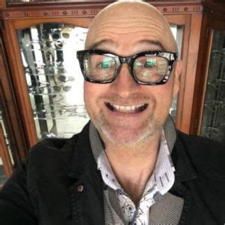 Bargain Hunt David Harper Wiki; Age, Wife, Net Worth & Facts