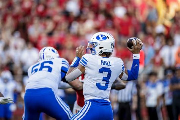 BYU QB Jaren Hall Wiki, Bio, Age, Height, Instagram, Married, Wife, Daughter, Net Worth 2021