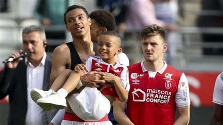 Hugo Ekitike Parents