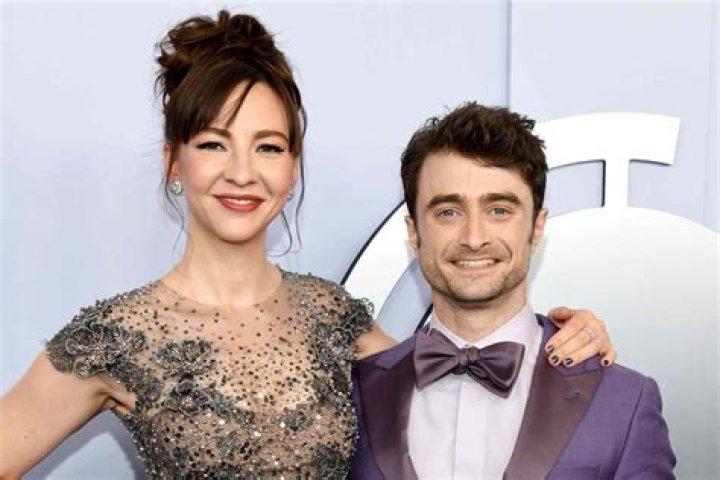 Is Daniel Radcliffe Gay Or Does He Have A Girlfriend?