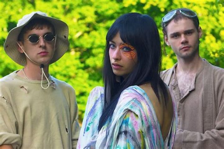 Kero Kero Bonito Biography: Age, Net Worth, Founder, Songs, Instagram, Parents, Member, Real Name, Wiki, Children
