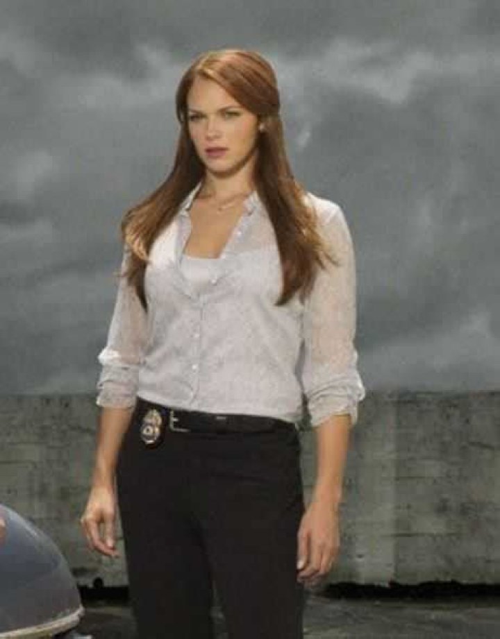 Known About Amanda Righetti; Husband, Family, Movies, Net Worth, Facts