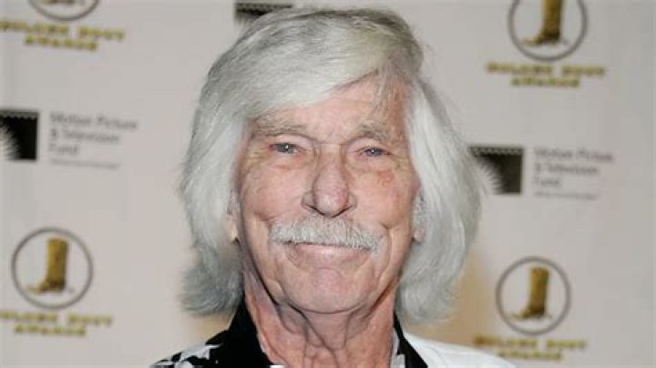 L.Q Jones Biography: Movies, TV Shows, Net Worth, Age, Height, Parents, Wife, Death