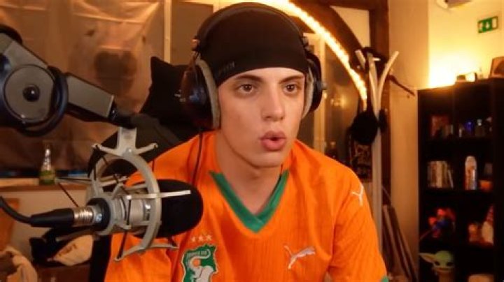 Maskey Youtubeur Taille