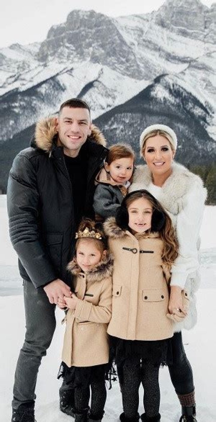 Milan Lucic – Bio, Wiki, NHL, Wife, Children, Girlfriend, Divorce, Net Worth, Salary