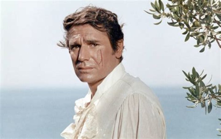 Robert Hossein Jeune