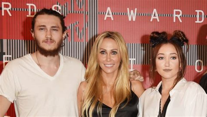 Tish Cyrus - Celebrity