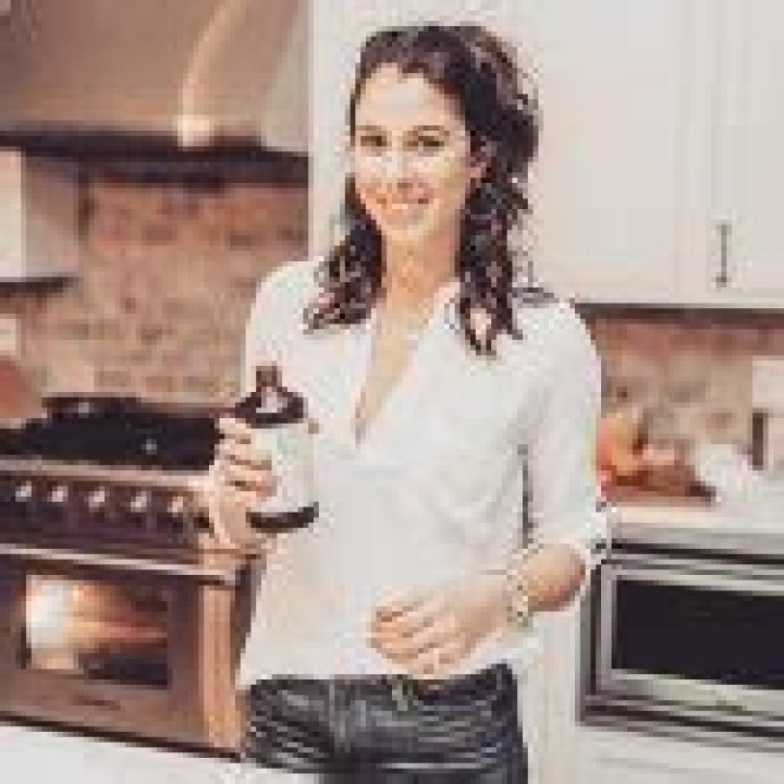 Tori Moore (Nick Foles’ Wife); Her Bio, Height, Age, Family, Kids, Facts